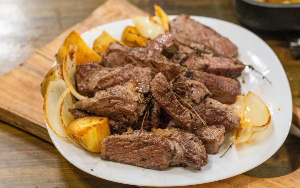 meat with potatos